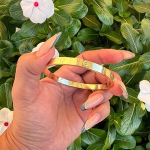 Elegant Gold Bangle Bracelet